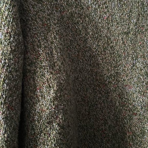 Green Sweater 💗 - Picture 3 of 8